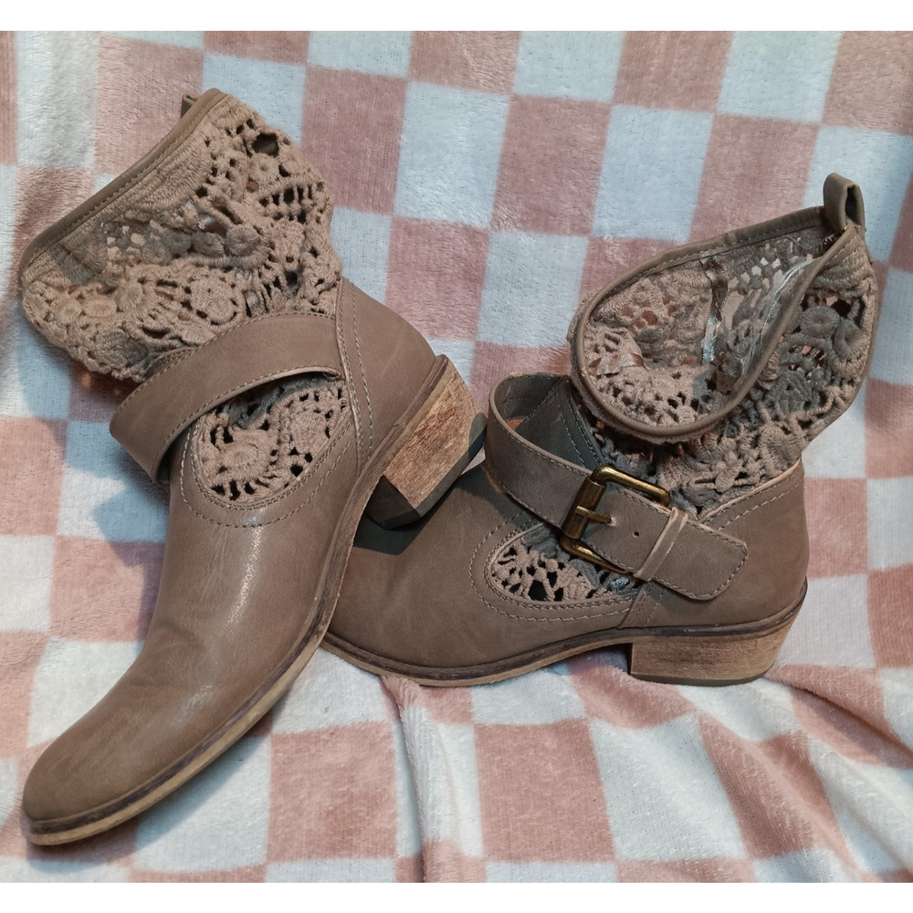 Bare Traps Women’s 6.5M Brown Slouch Crochet Ankle Booties Boho Style